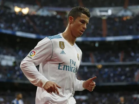 Sau bao dỗi hờn, Ronaldo cam kết tương lai tại Real Madrid