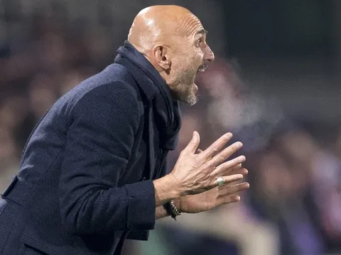 Spalletti: "Ngay cả mẹ tôi cũng biết Inter thiếu trung vệ!"