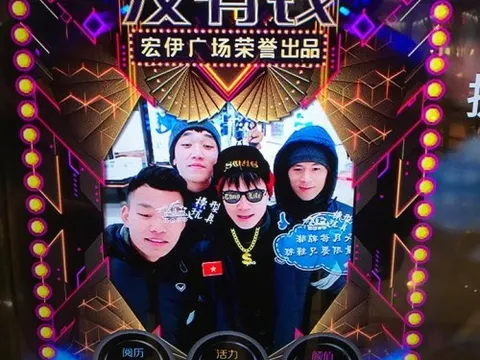"Hot boy" U23 Việt Nam khoe ảnh cực chất ở Trung Quốc