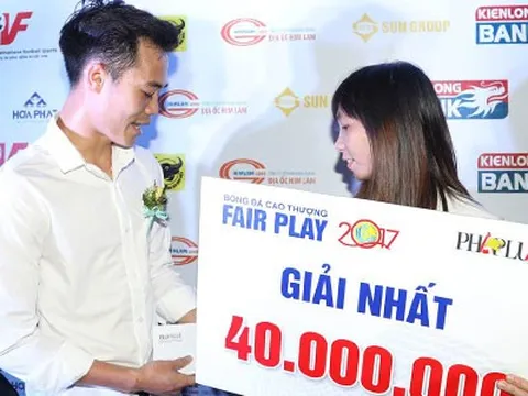 Nhà tài trợ V-League "thưởng nóng" cho hành động đẹp của Văn Toàn