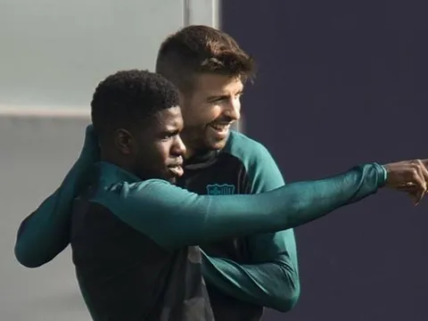 Pique suýt 'độn thổ' vì Umtiti