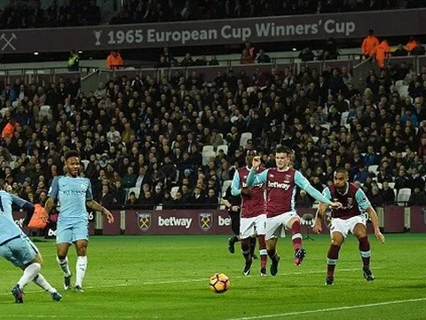 Messi sút hỏng phạt đền, Barca trả giá