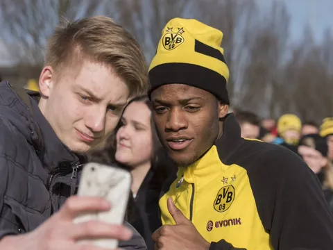 NHM Dortmund phát cuồng vì Batshuayi