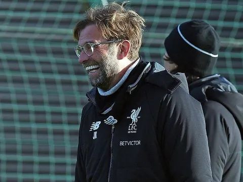 Klopp cười khoái chí trong buổi tập của Liverpool