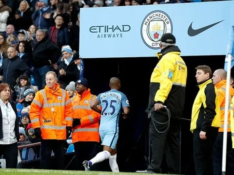 5 điểm nhấn Man City 2-1 Burnley: Thẻ đỏ của Fernandinho suýt báo hại Man City