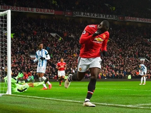 5 điểm nhấn Man United 2-0 Huddersfield: Sai lầm trọng tài; Hãy 'tha' cho Lukaku