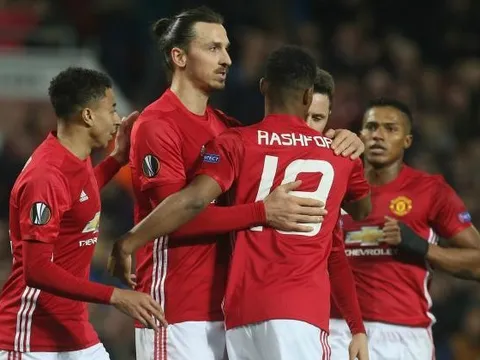 5 điểm nhấn M.U 3-0 Saint-Etienne: Ibra "già gân", Pogba mãi chưa hết "đen"