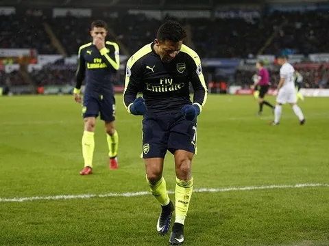 5 điểm nhấn Swansea 0-4 Arsenal: Vừa thắng vừa lo