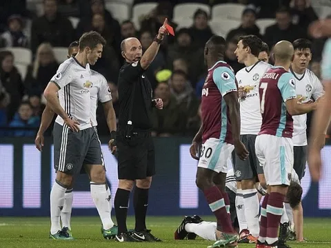 5 điểm nhấn West Ham 0-2 Man Utd: Tranh cãi xung quanh các trọng tài