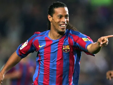 5 lần Ronaldinho "hạ nhục" cầu thủ đối phương