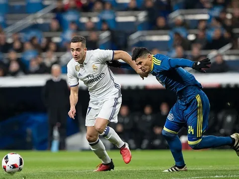 Chùm ảnh: Mesut Oezil trở lại và sẵn sàng tái xuất