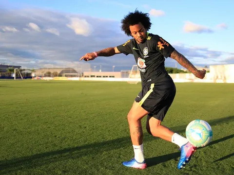 Chùm ảnh: Marcelo trình diễn kỹ thuật siêu hạng trong buổi tập của Brazil