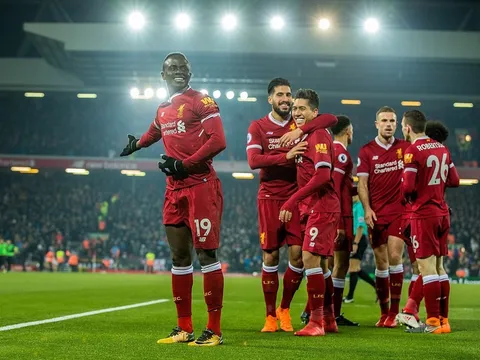 Sadio Mane nhảy múa dưới ánh đèn Anfield