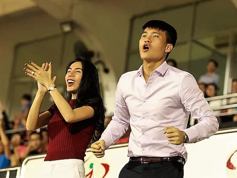 Thủy Tiên mãi mãi một tình yêu với đội bóng của Công Vinh