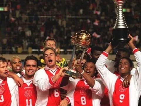 Ajax 1995 lên đỉnh châu Âu thế nào?