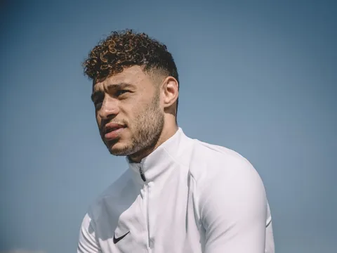 Oxlade-Chamberlain: Cậu ấm ôm giấc mơ huyền thoại