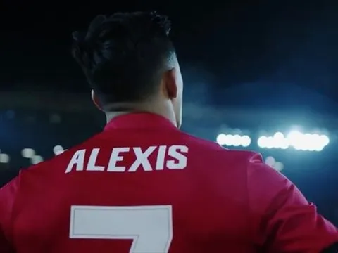 Alexis Sanchez rạng rỡ trở thành số 7 mới ở Man Utd