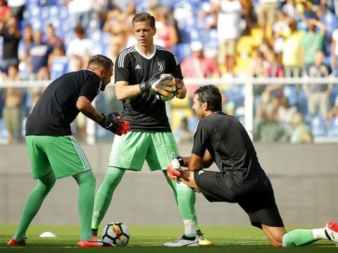 Allegri: 'Người kế vị Buffon không phải Donnarumma'