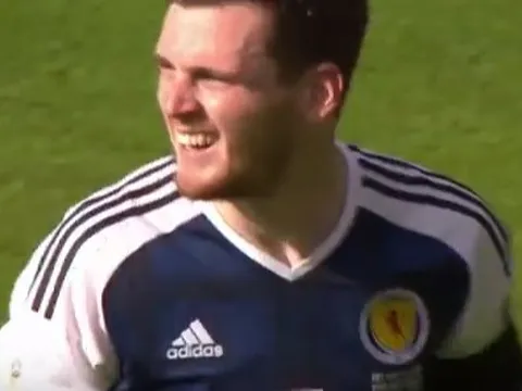Andrew Robertson, ngôi sao gây bất ngờ nhất của Liverpool mùa này