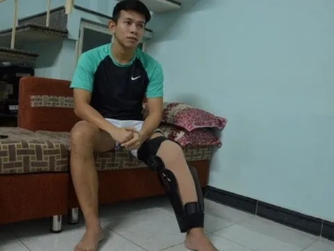 Anh Khoa giải nghệ và nỗi hổ thẹn của bóng đá bạo lực
