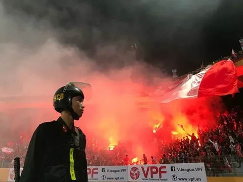 Ném pháo sáng, CĐV Hải Phòng sắp “lĩnh án”