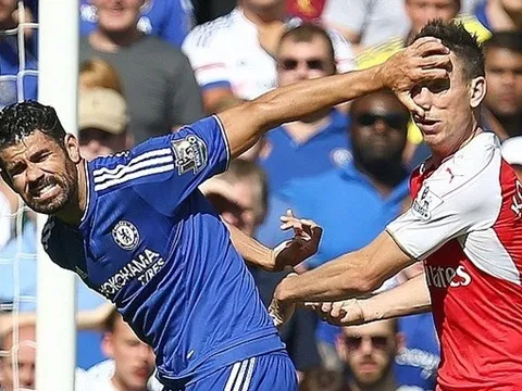 9 bức ảnh chứng tỏ Costa là cái gai trong mắt Arsenal