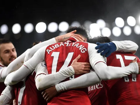 Arsenal cần 10 năm để trở lại đỉnh cao