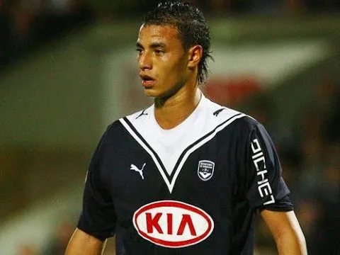 Arsenal đã bị Bordeaux "lừa" thương vụ Chamakh như thế nào?