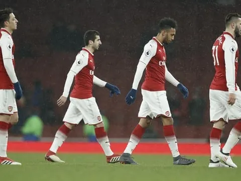 Arsenal hỗn loạn: Cầu thủ 'đoàn kết' đuổi Wenger