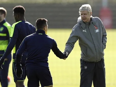 Arsenal không cho phép Sanchez ở lại Anh