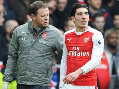 Arsenal thở phào với tình trạng của Bellerin