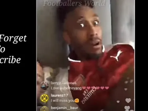Aubameyang nhí nhảnh mặc luôn áo Arsenal lên giường ngủ