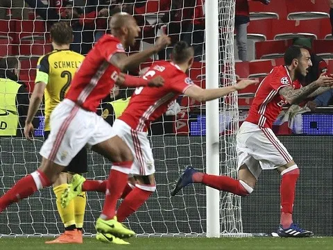 Aubameyang sút hỏng phạt đền, Dortmund sẩy chân đáng tiếc trước Benfica