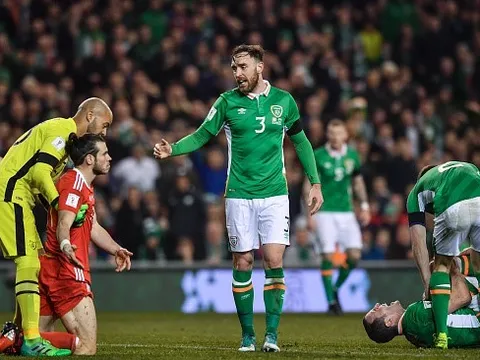 Bale bị mắng là 'thằng hèn' vì suýt làm O'Shea gãy chân