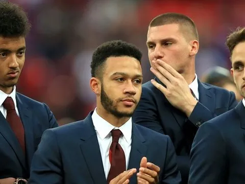 Bán Depay, Man Utd lỗ bao nhiêu?