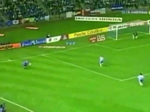 Bàn thắng không tưởng của Roberto Carlos