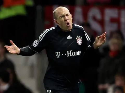 Bàn thắng kinh điển: Arjen Robben vs Manchester United