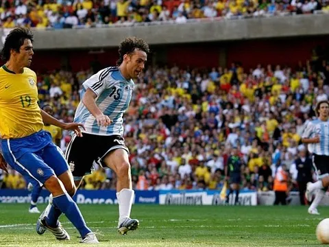 Bàn thắng kinh điển: Kaka vs Argentina
