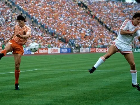 Bàn thắng kinh điển: Marco van Basten vs Nga