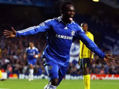 Bàn thắng kinh điển: Michael Essien vs Barcelona