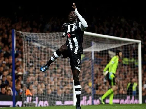 Bàn thắng kinh điển: Papiss Cisse vs Chelsea