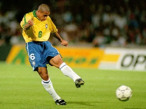 Bàn thắng kinh điển: Roberto Carlos vs Tenerife