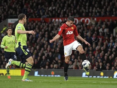 Bàn thắng kinh điển: Robin van Persie vs Aston Villa