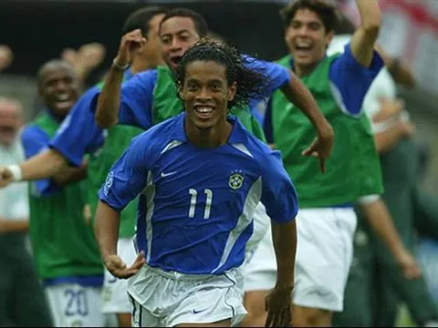 Bàn thắng kinh điển: Ronaldinho vs Anh (World Cup 2002)