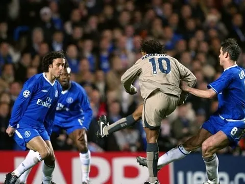 Bàn thắng kinh điển: Ronaldinho vs Chelsea