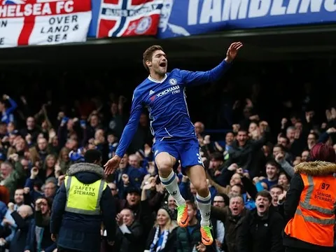 Bàn thắng mở tỷ số của Marcos Alonso cho Chelsea (Chelsea vs Arsenal)