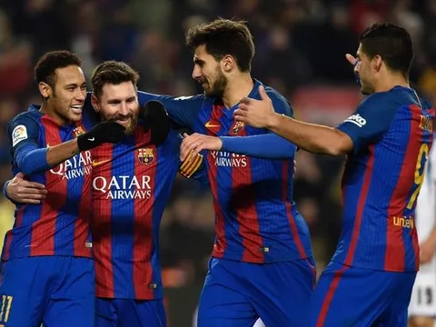 Barca giành vé đi tiếp trong trận cầu mưa bàn thắng
