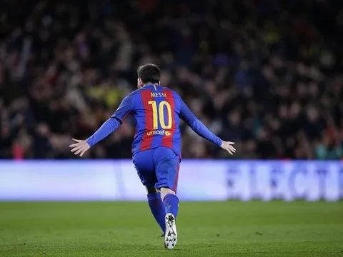 Barca lại trên đôi chân Messi