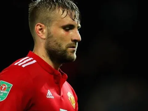 Barcelona muốn 'giải cứu' Shaw khỏi Man Utd