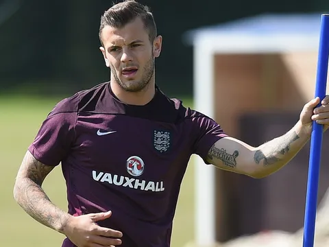 Bất ngờ chấn thương, Wilshere lỡ trận đấu với Hà Lan